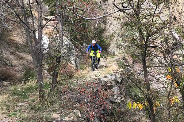 VTT dans la montage - La Butinerie